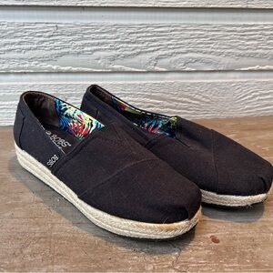 Bobs by Skechers Sz 8 Black Espadrilles